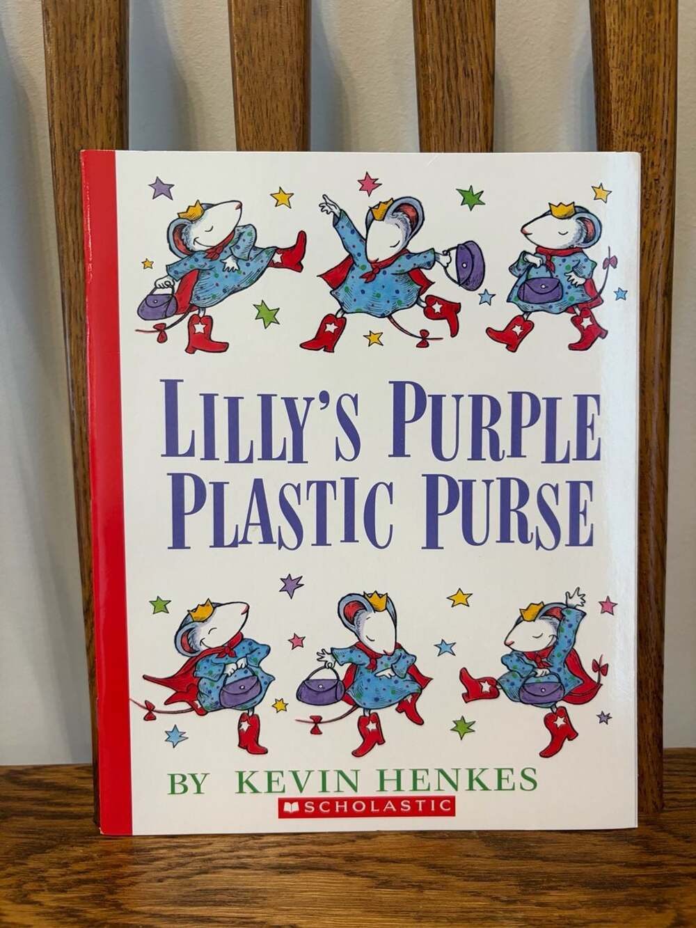 Lilly's Purple Plastic Purse by Kevin Henkes Scholastic Paperback